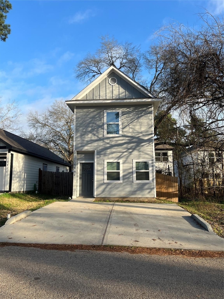 10978 Maywood Street - Photo 1