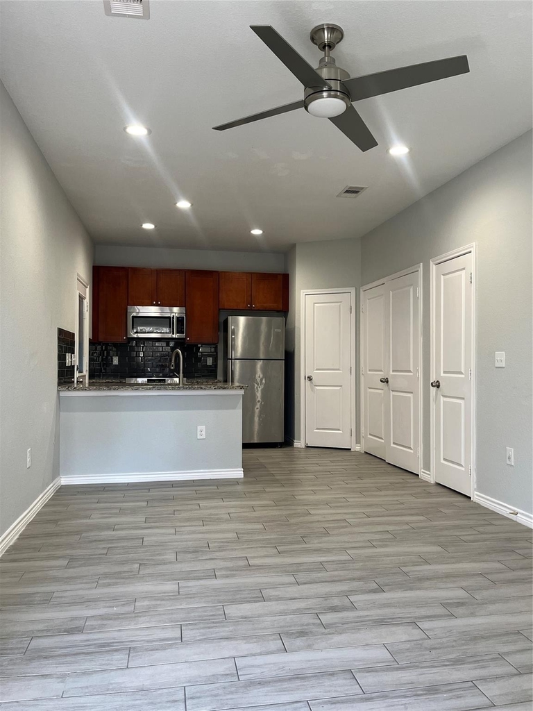 10978 Maywood Street - Photo 3