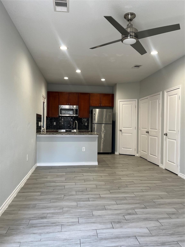 10978 Maywood Street - Photo 6