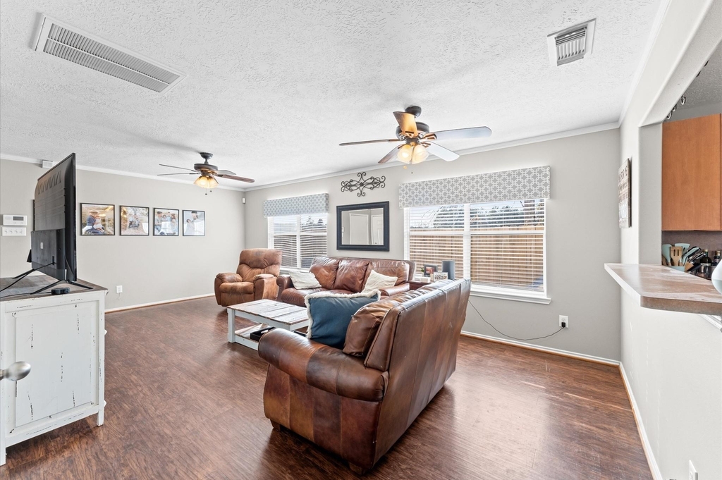 7218 Cool Springs Court - Photo 6
