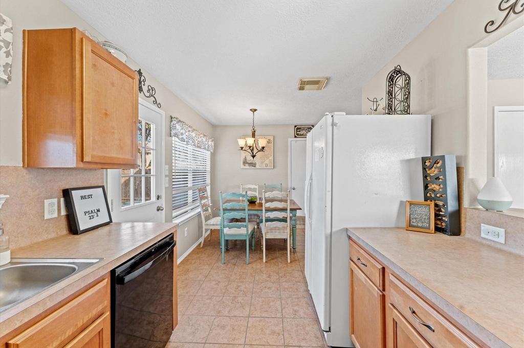 7218 Cool Springs Court - Photo 15