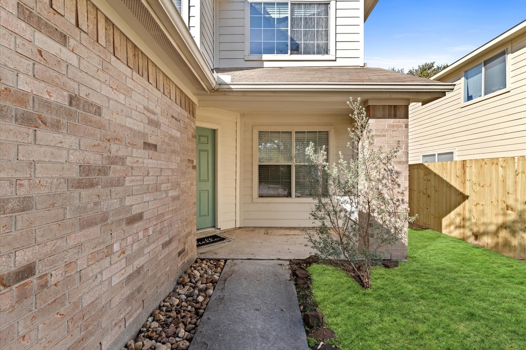 7218 Cool Springs Court - Photo 2