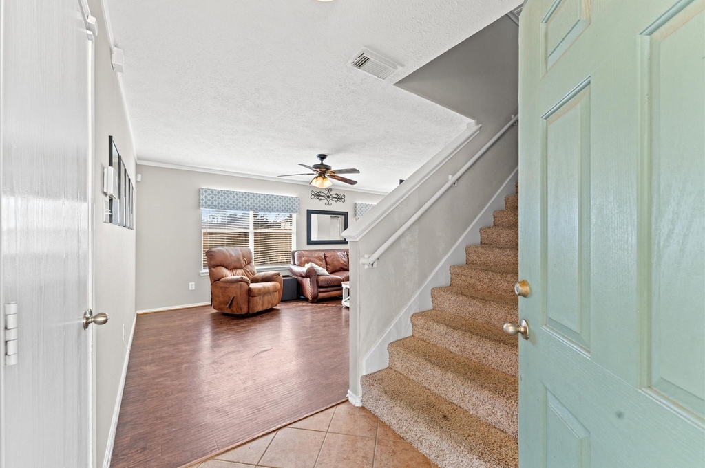 7218 Cool Springs Court - Photo 3