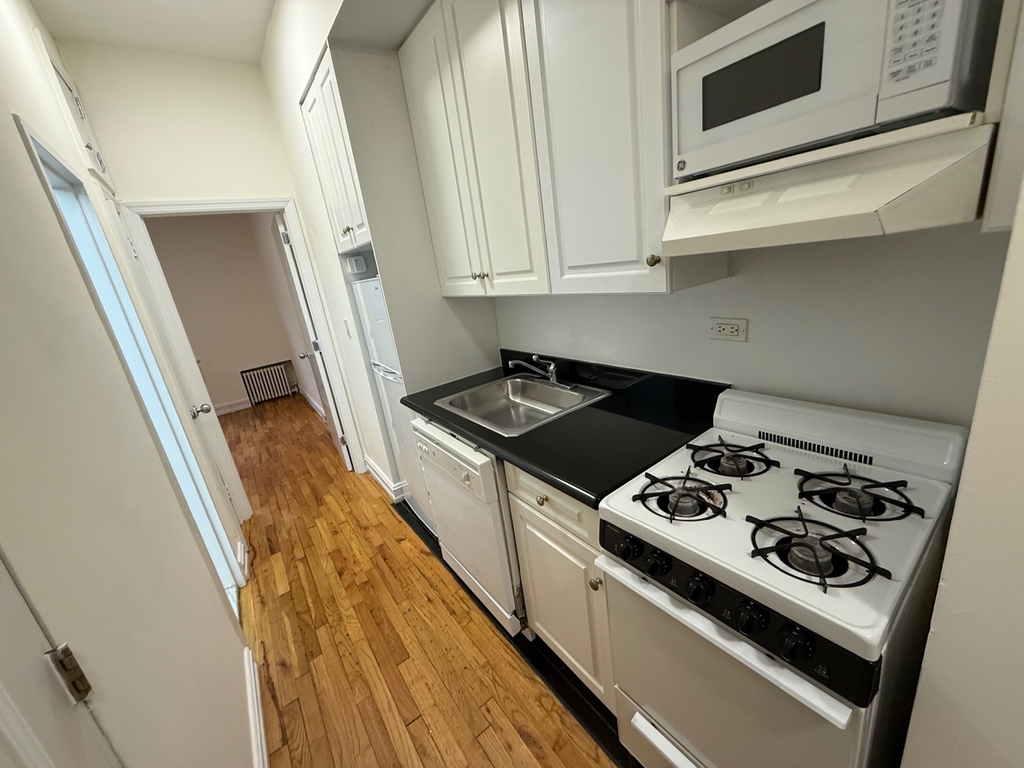 333 East 84th Street - Photo 2