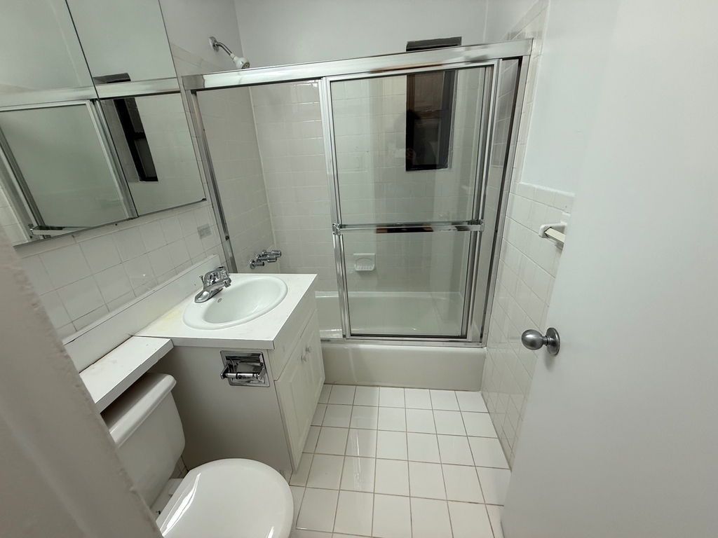 333 East 84th Street - Photo 6