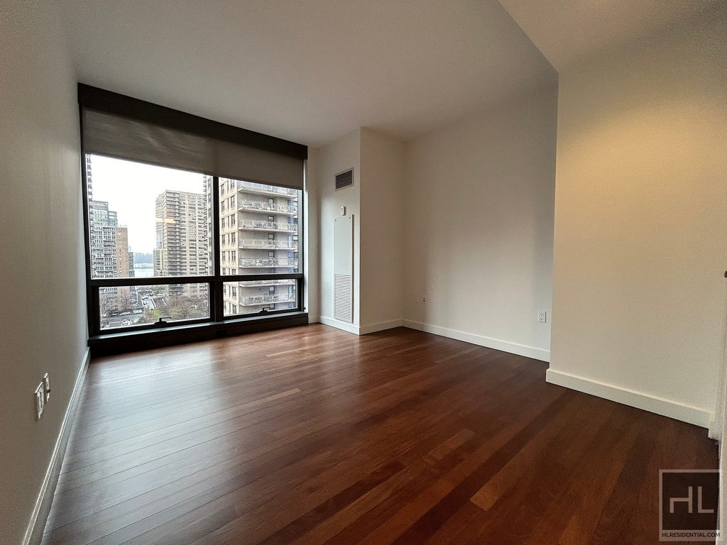 West 67th Street - Photo 2