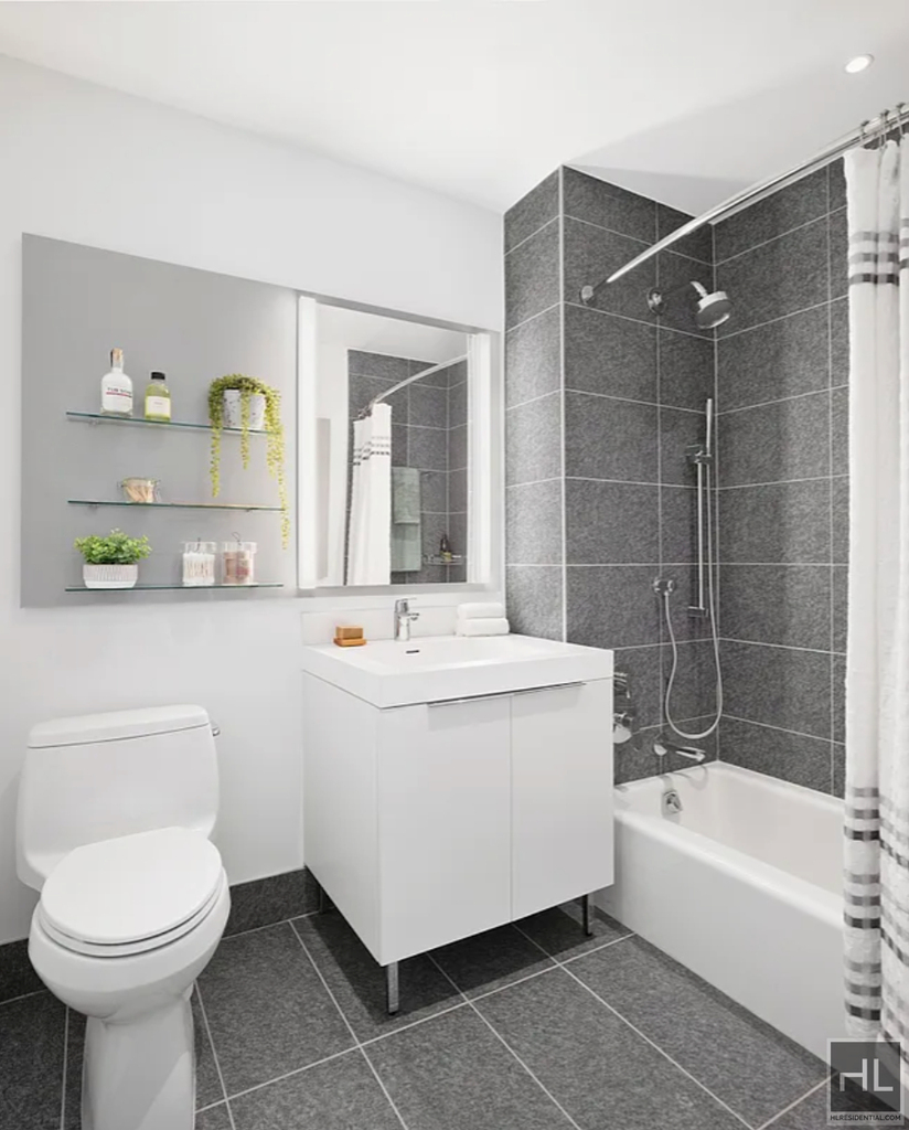 W 38th Street - Photo 3