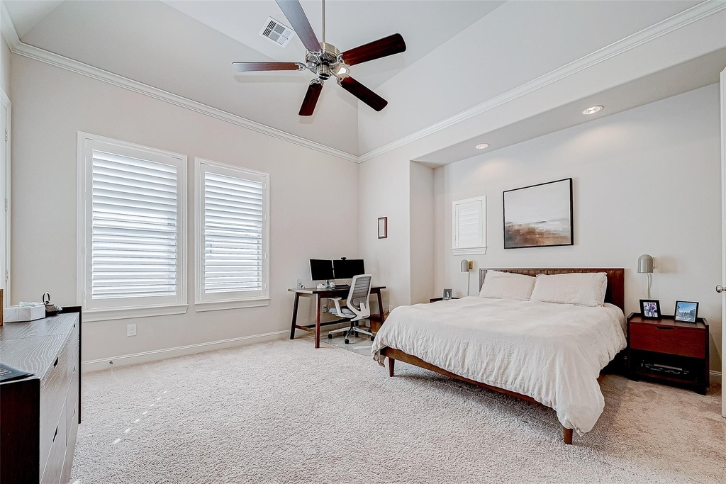 2524 Sherwin Street - Photo 2