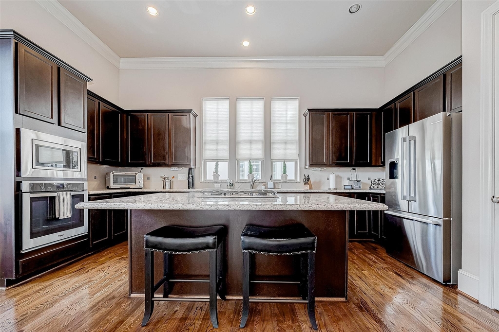 2524 Sherwin Street - Photo 0