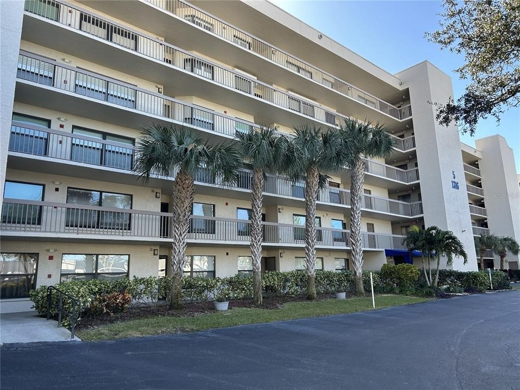 1316 Pasadena Avenue S - Photo 3