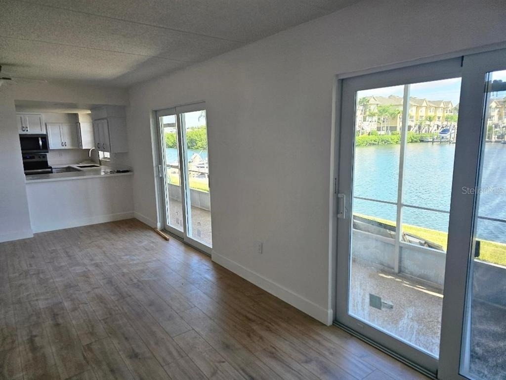 8822 Bay Pointe Drive - Photo 5