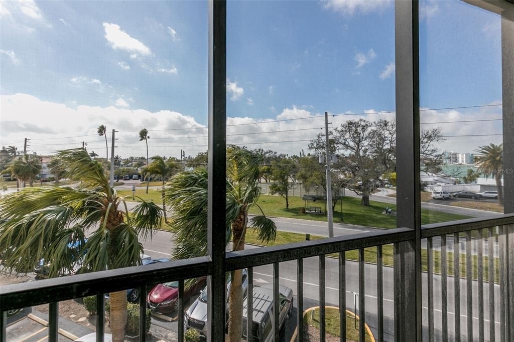 10355 Paradise Boulevard - Photo 14