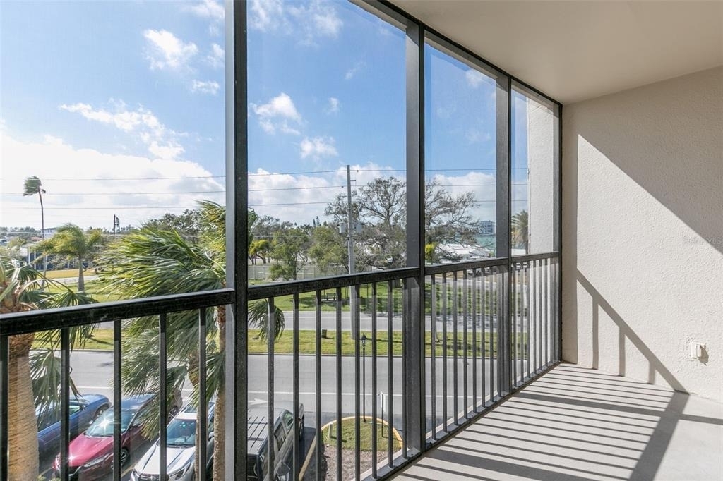 10355 Paradise Boulevard - Photo 12