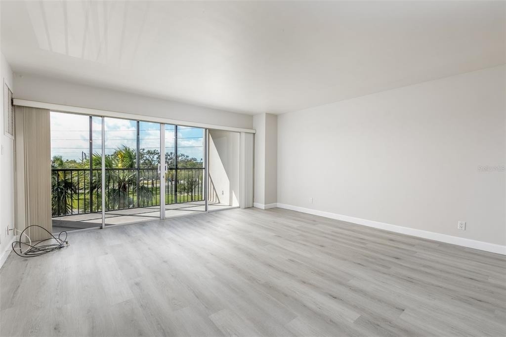 10355 Paradise Boulevard - Photo 11