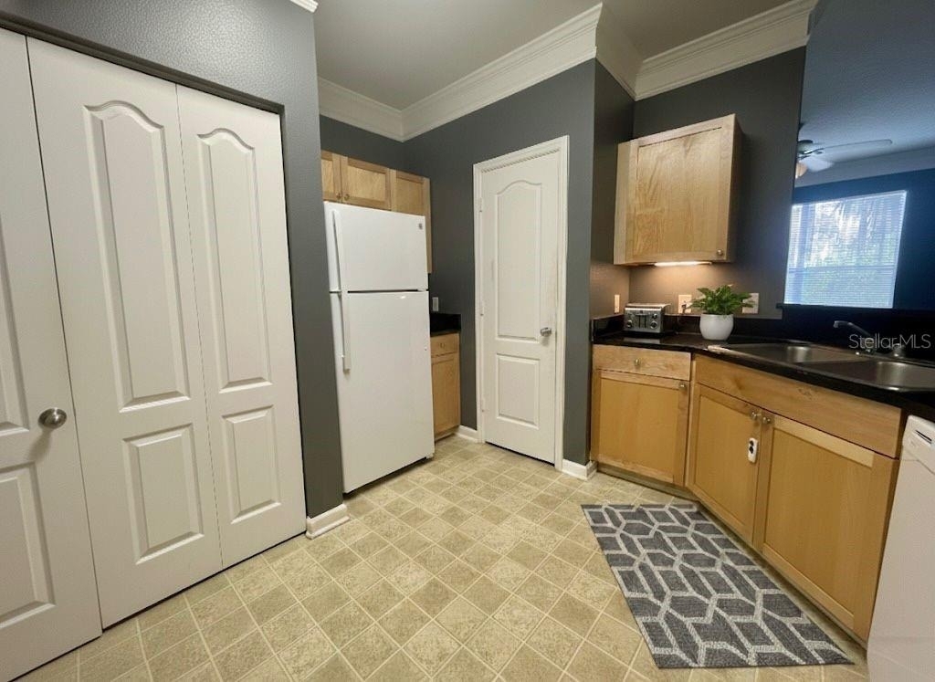 8836 Villa View Circle - Photo 3