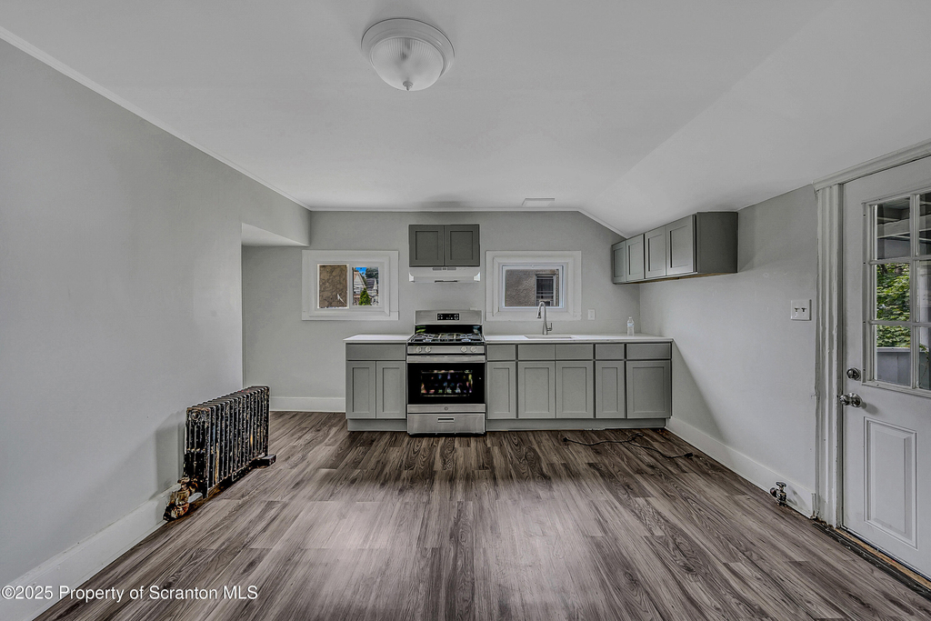 301 N Bromley Avenue - Photo 3