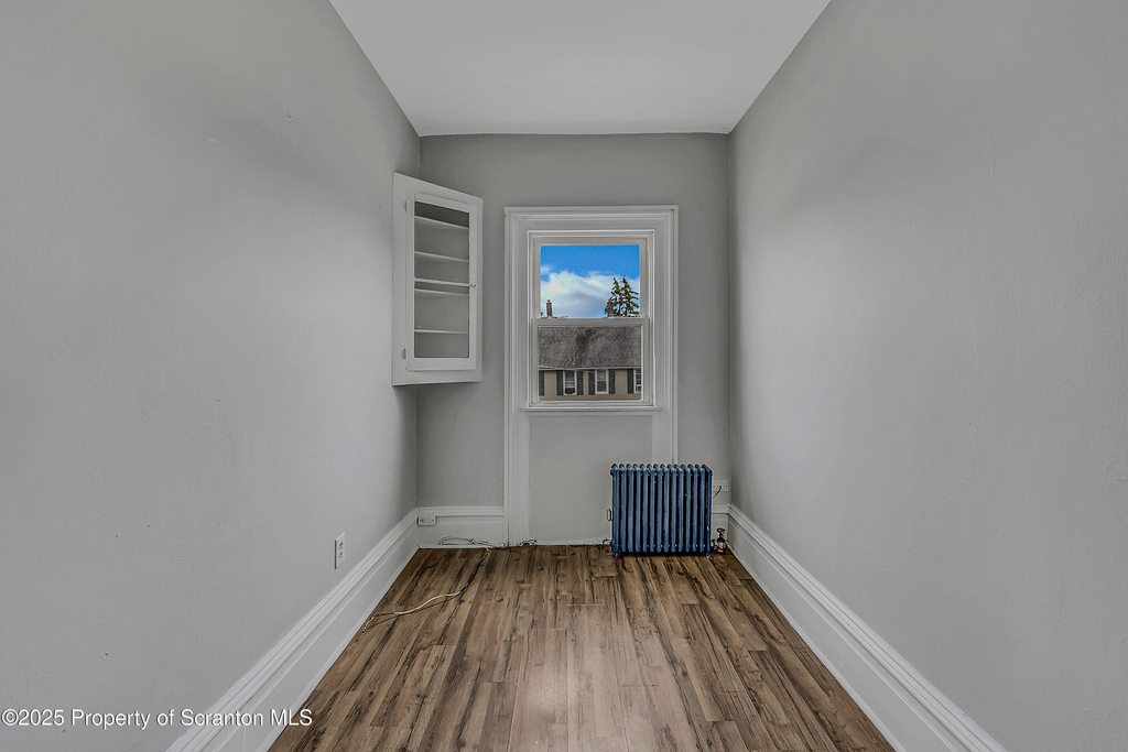 301 N Bromley Avenue - Photo 11