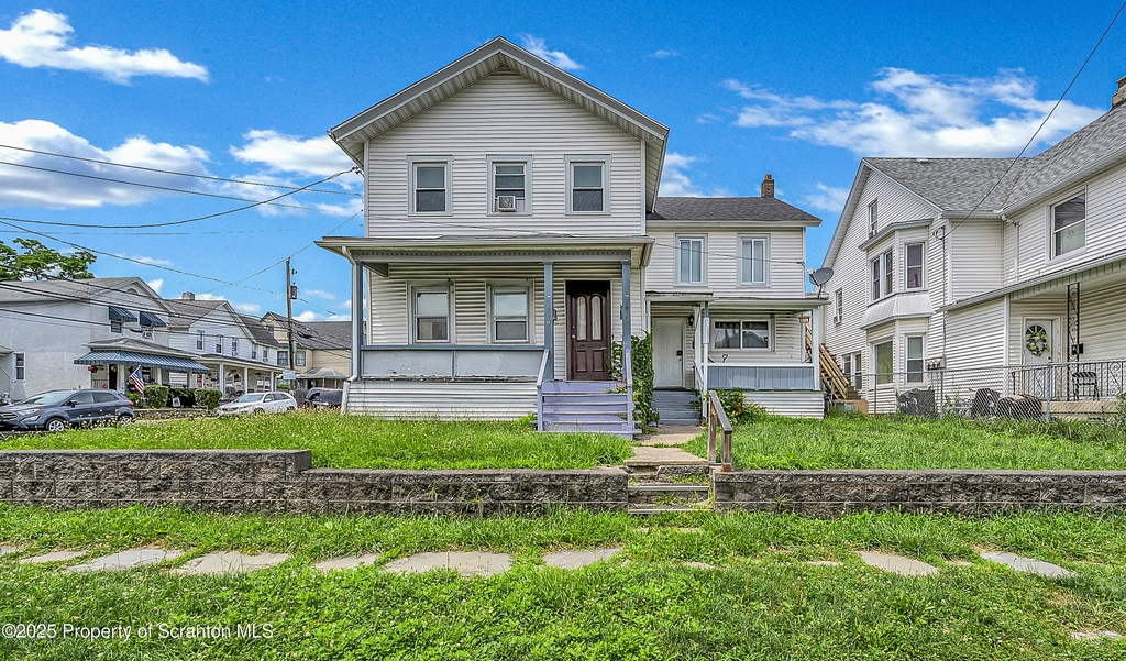 301 N Bromley Avenue - Photo 0