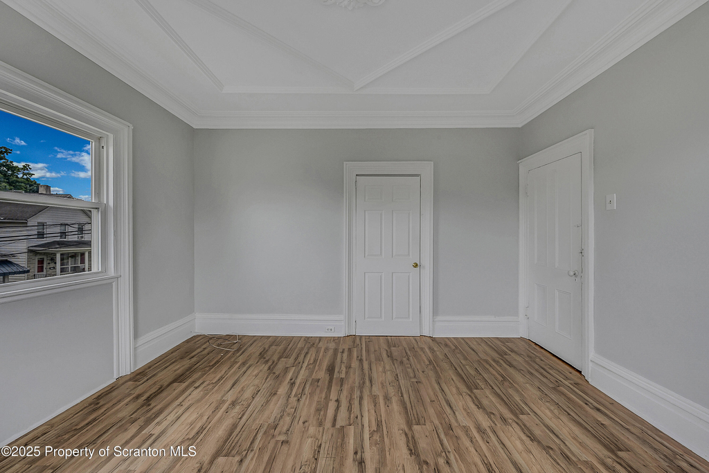 301 N Bromley Avenue - Photo 10