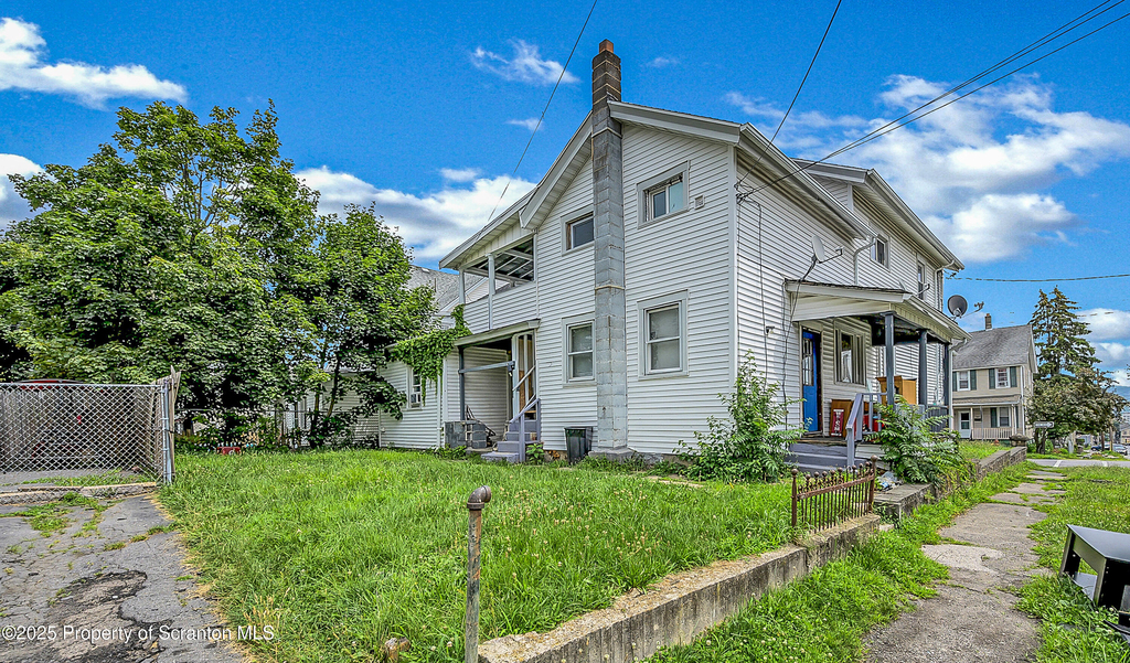 301 N Bromley Avenue - Photo 1