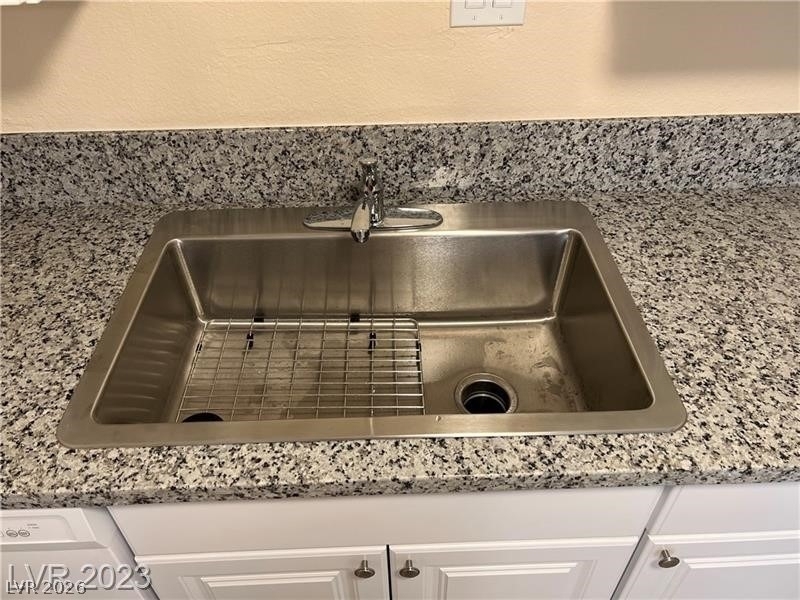 539 E Saint Louis Avenue - Photo 5
