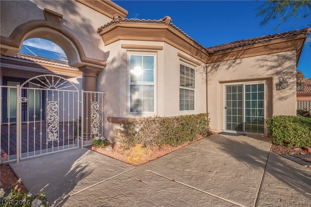 10534 Mandarino Avenue - Photo 2