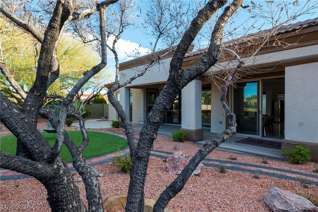 10534 Mandarino Avenue - Photo 7