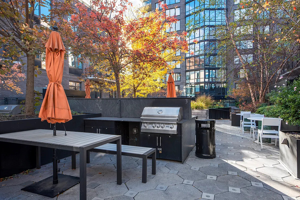 21 India Street - Photo 18