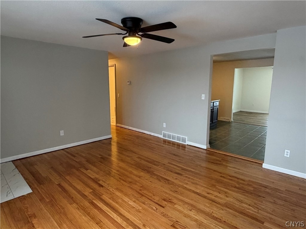 8587 Caughdenoy Road - Photo 0