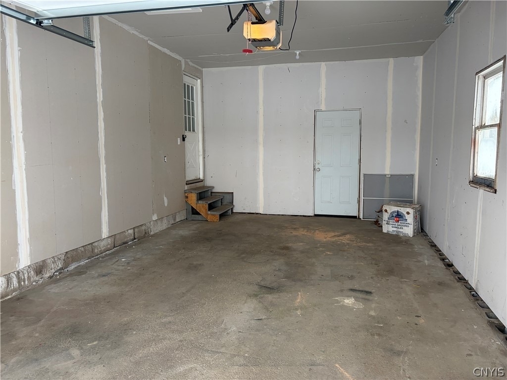 8587 Caughdenoy Road - Photo 19