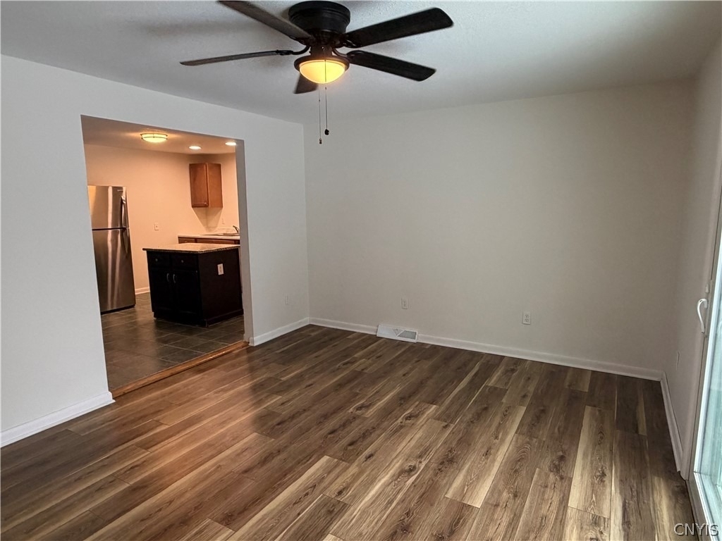 8587 Caughdenoy Road - Photo 6
