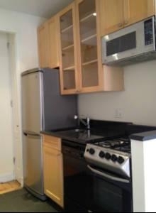 E 18th St - Photo 4
