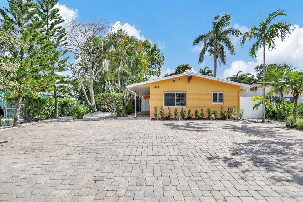 1000 Sw 30th Street - Photo 0