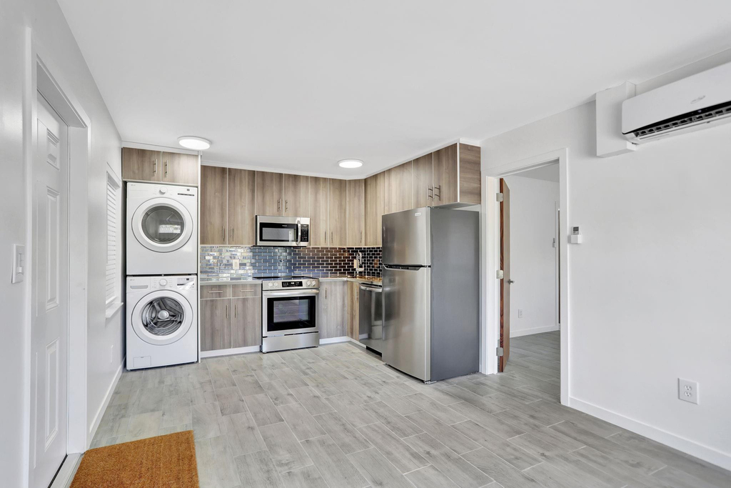 1000 Sw 30th Street - Photo 1