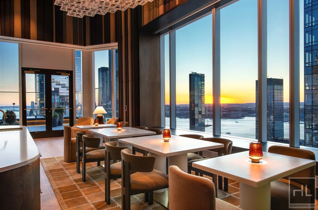 10th Avenue - Photo 16