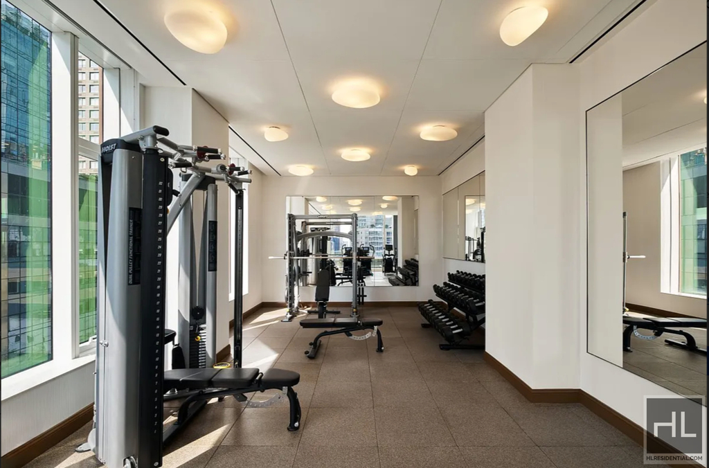10th Avenue - Photo 20