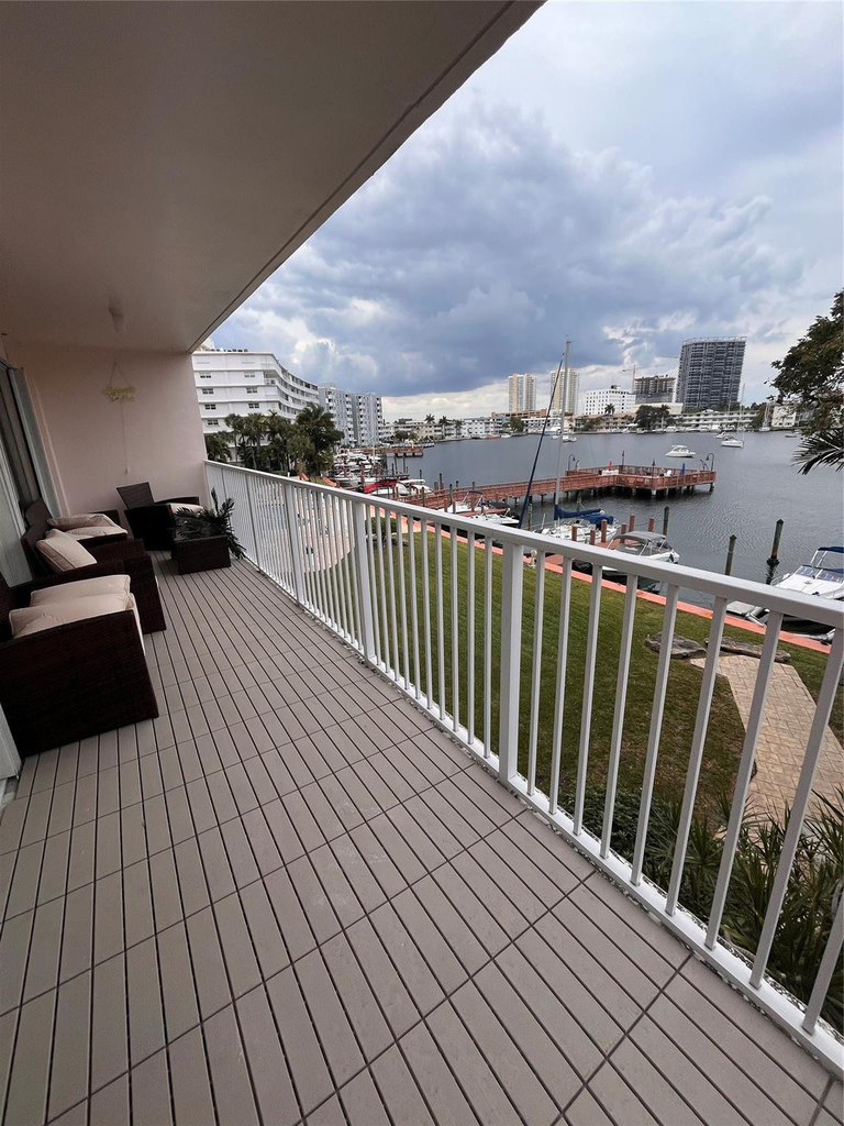 400 Golden Isles Drive - Photo 11