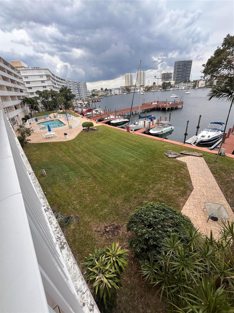 400 Golden Isles Drive - Photo 12