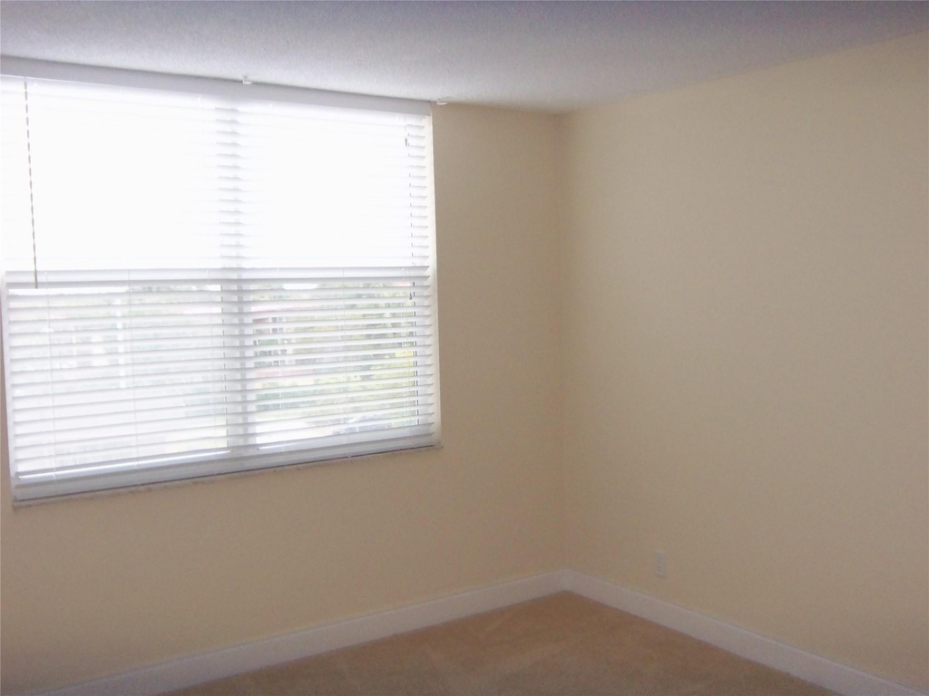 1800 N Andrews Avenue - Photo 9