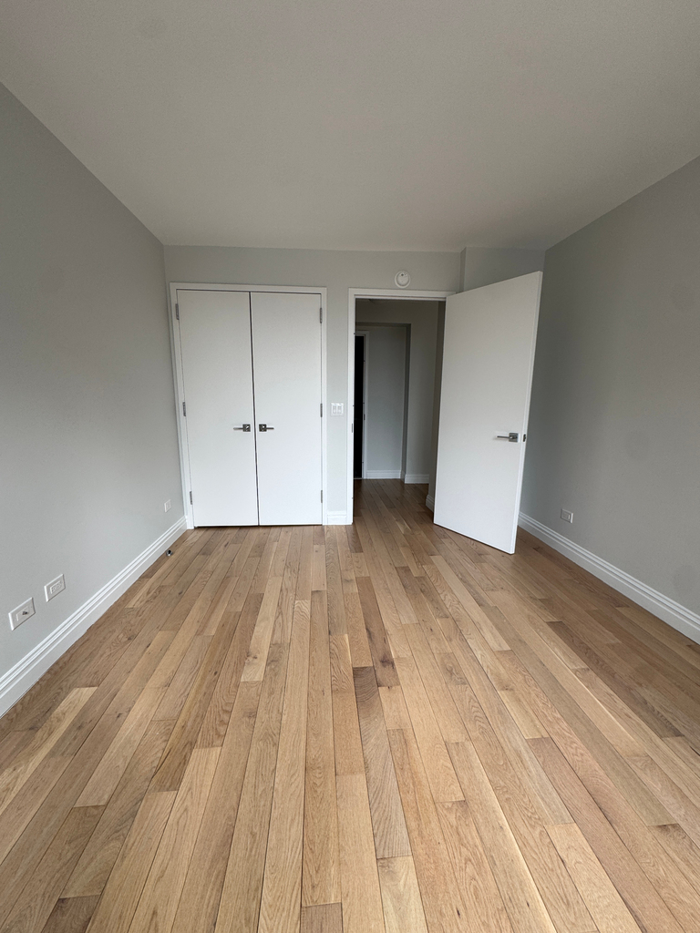 West 48th Street - Photo 12