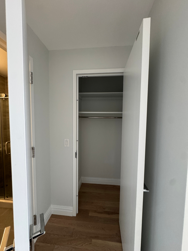 West 48th Street - Photo 8