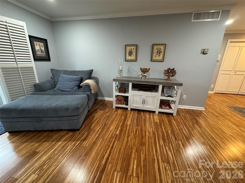 1323 Queens Road - Photo 16