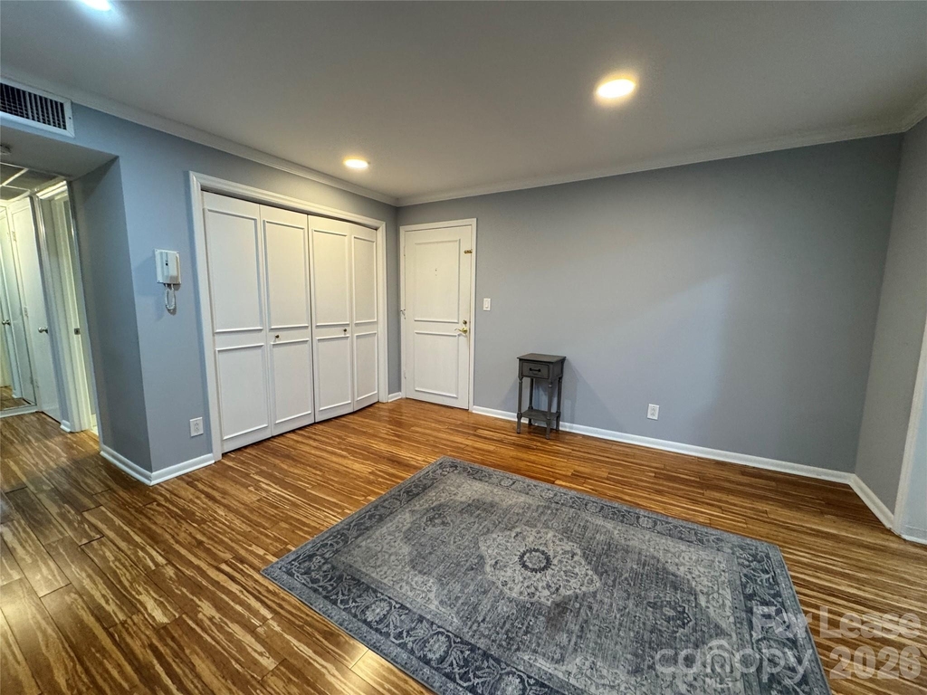 1323 Queens Road - Photo 6