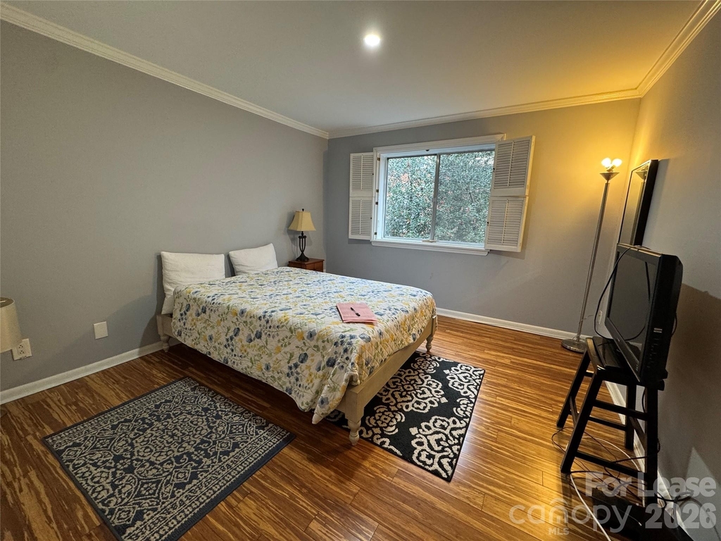 1323 Queens Road - Photo 12