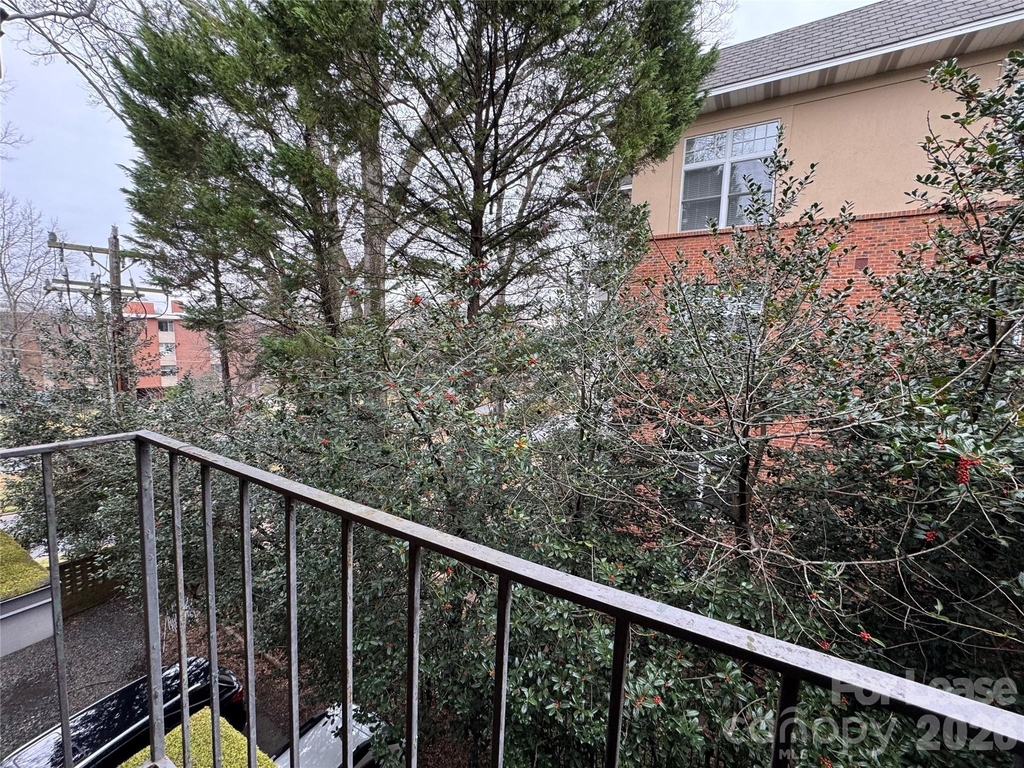 1323 Queens Road - Photo 20