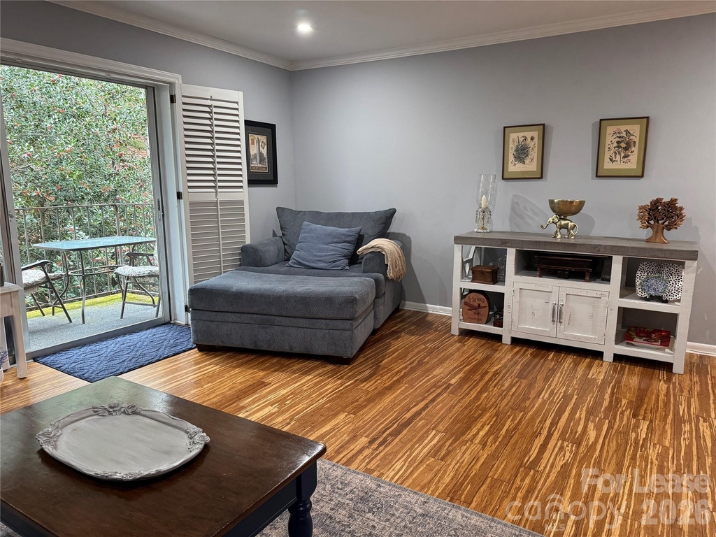 1323 Queens Road - Photo 3
