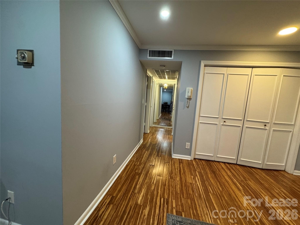 1323 Queens Road - Photo 10