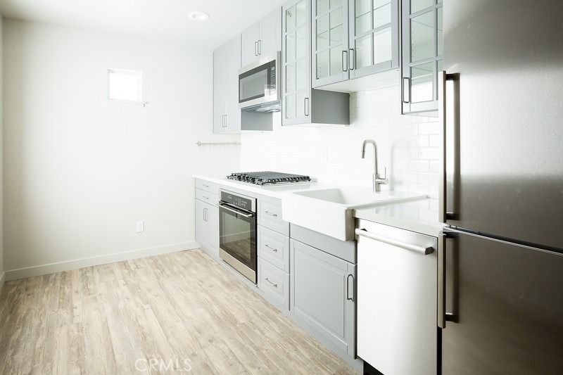 210 Laurel Street - Photo 3