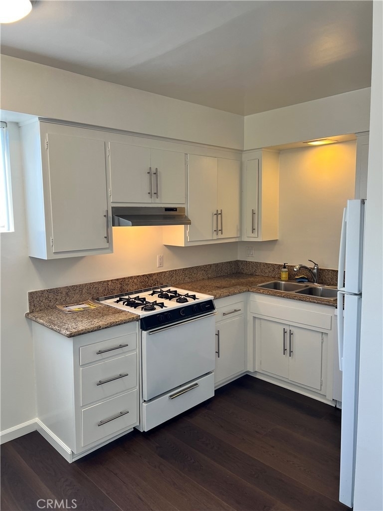 4653 Fulton Avenue - Photo 2