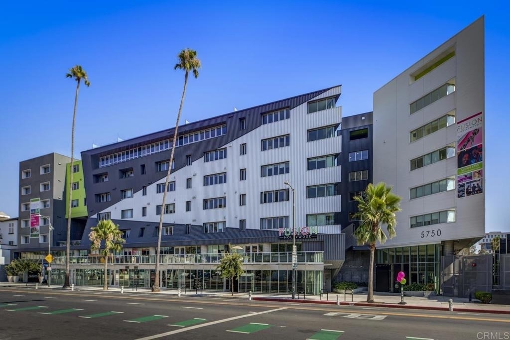 5750 Hollywood Boulevard - Photo 44